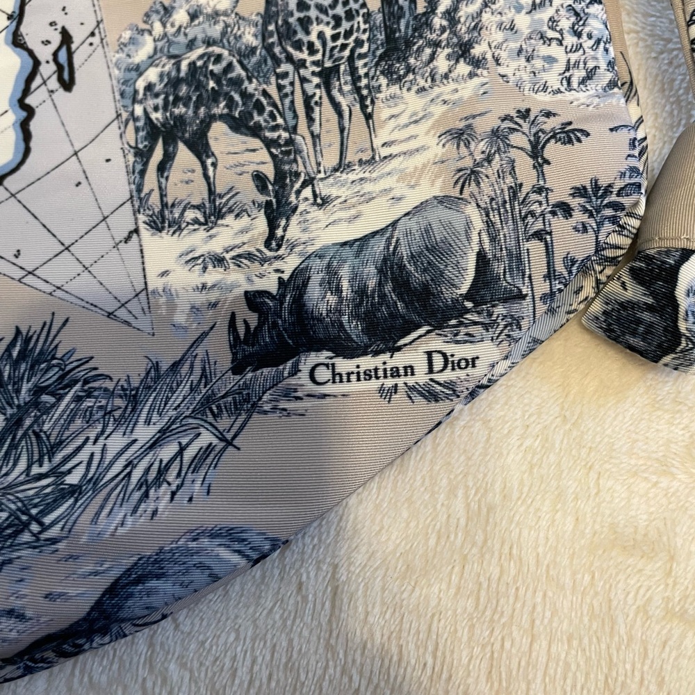 Christian Dior All Around the World Platinum Gift Set - Picture 5 of 12